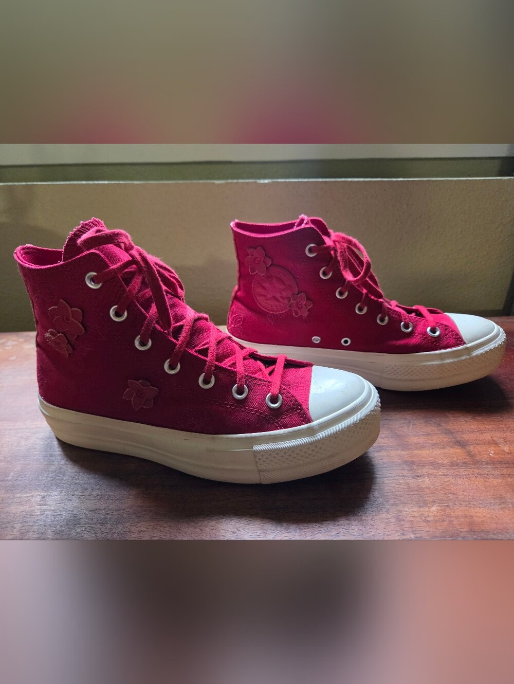 Converse High-Top Chuck Taylor Raspberry Red Flowers